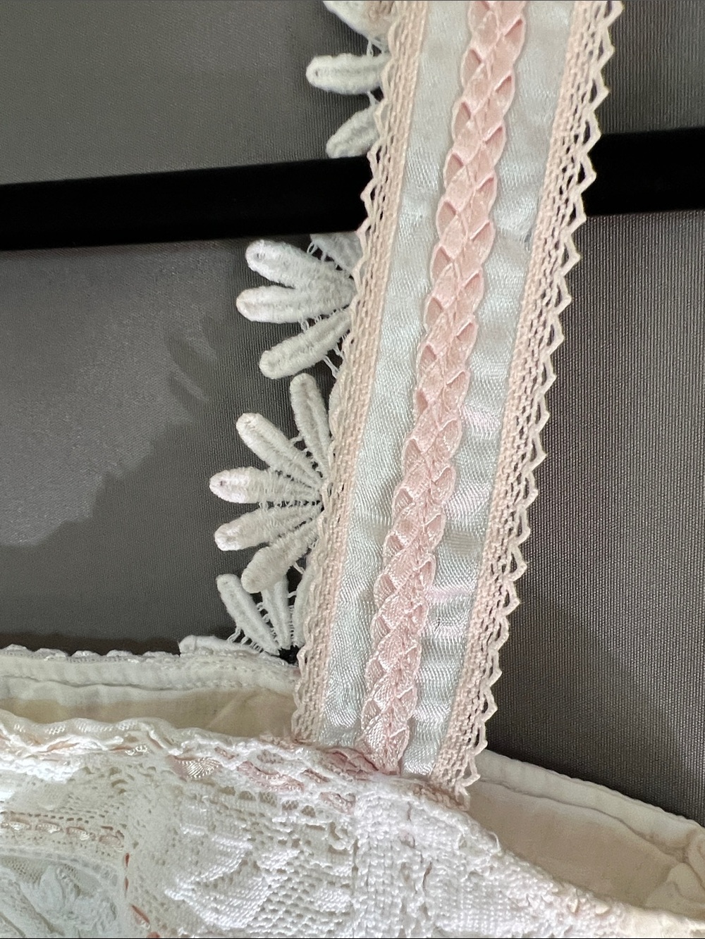 White Lace Embroidered Camisole Tank Top Size S Boho Cottagecore - Picture 4 of 7